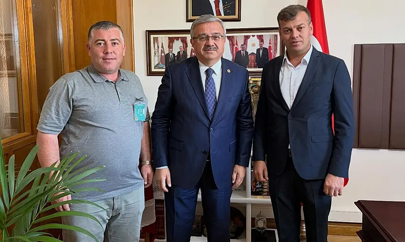 'Yasak Aşk' Suçlamasına Maruz Kalan Belediye Başkanı Meclis'te
