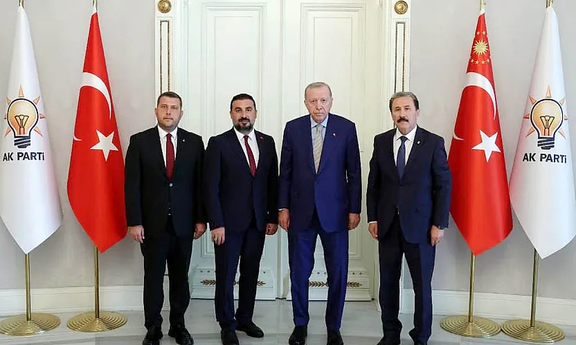 Yeni Başkan ve Başkan Adayları Reis İle Yanyana