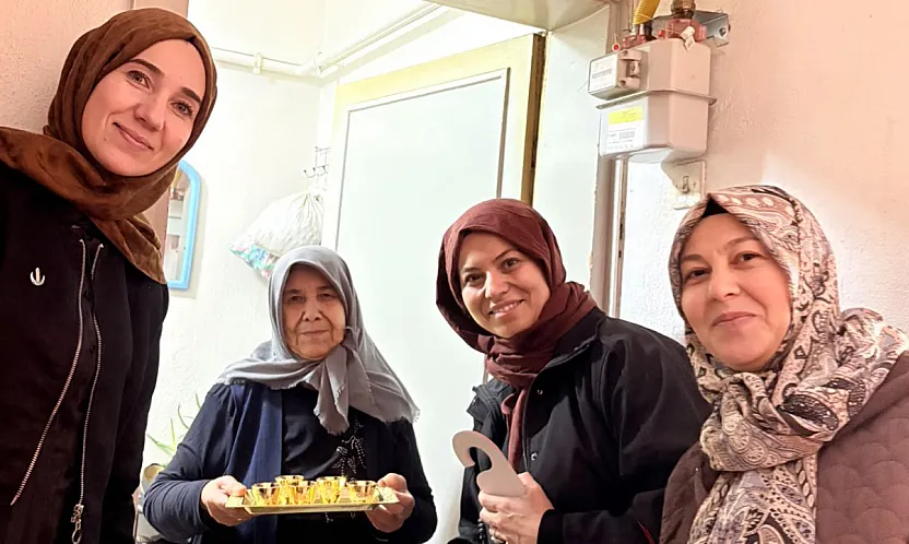 Yeniden Refah Partisi Kadın Kolları, Afyon'da Erbakan'ın mektubunu iletti