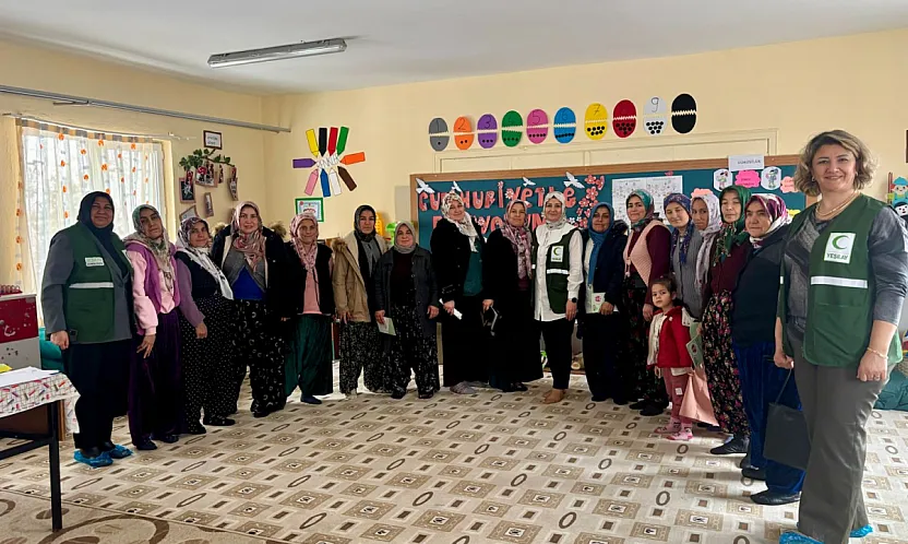 Yeşilay Kadın Komisyonu, Tam Bağımsızlık İçin Sahada